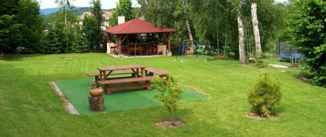 Apartmanovy Dum Obecna Skola Svetlik 外观 照片