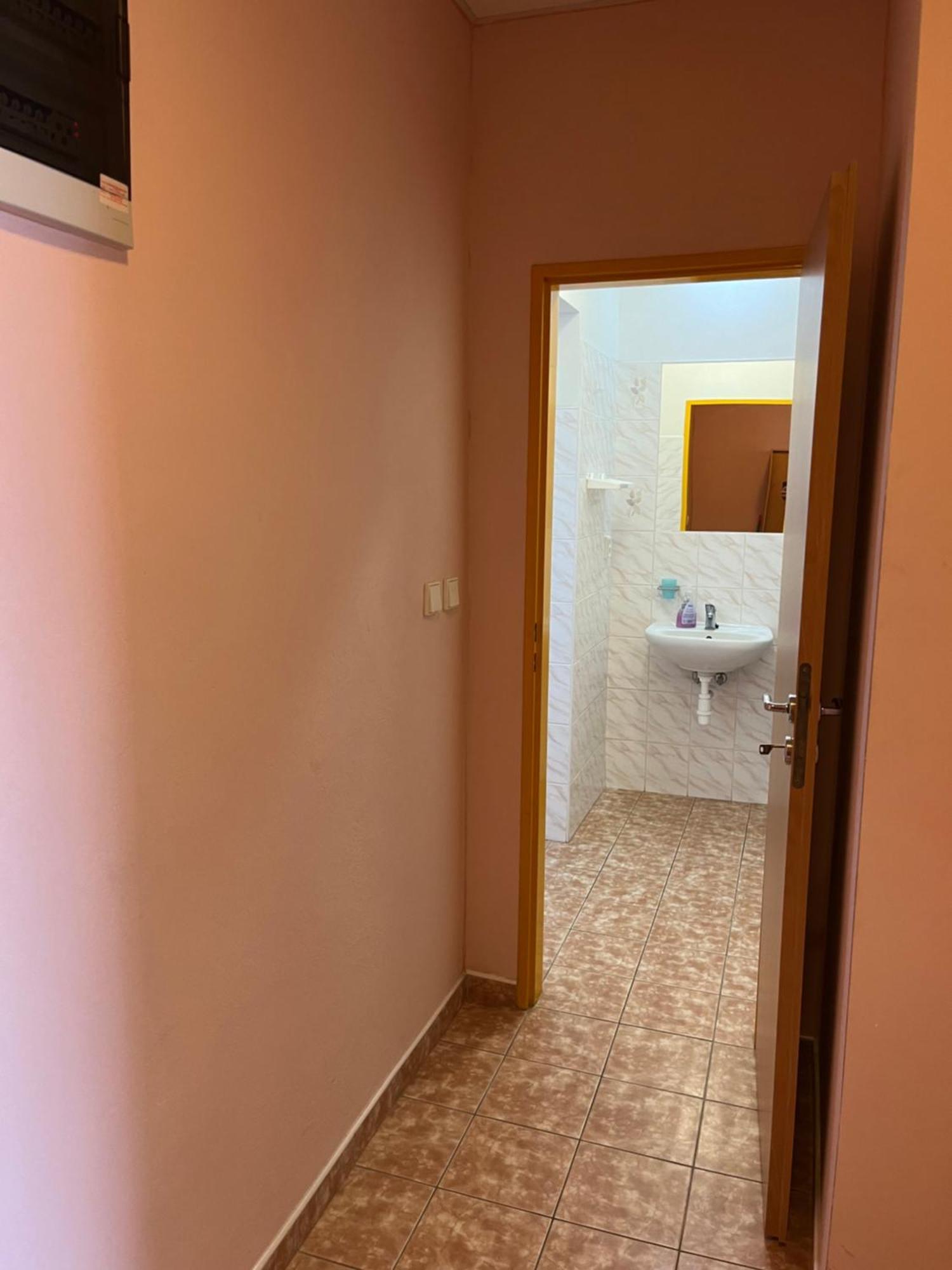 Apartmanovy Dum Obecna Skola Svetlik 外观 照片