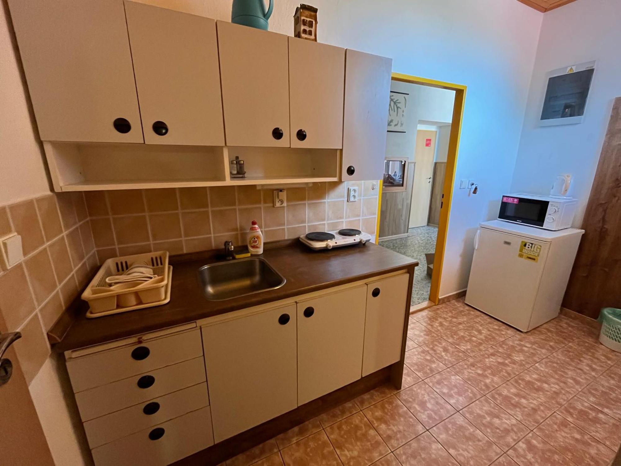 Apartmanovy Dum Obecna Skola Svetlik 外观 照片