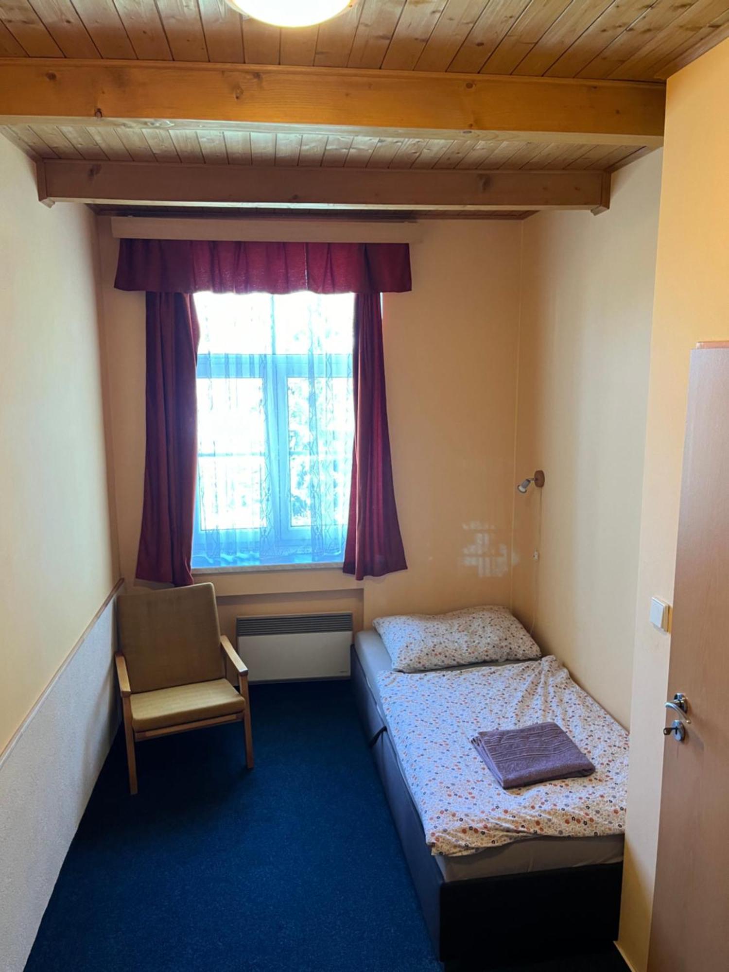 Apartmanovy Dum Obecna Skola Svetlik 外观 照片
