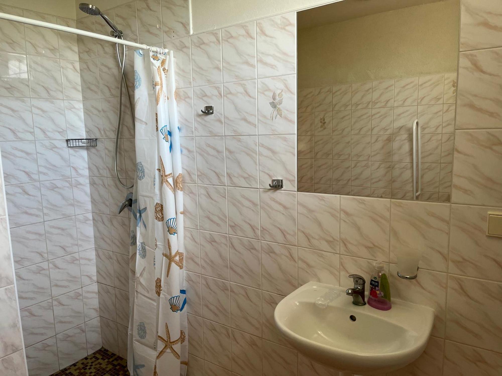 Apartmanovy Dum Obecna Skola Svetlik 外观 照片